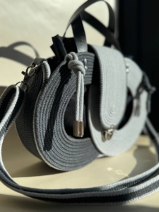 Фото из отзыва к Шнур плетёный 5 мм серый светлый с сердечником