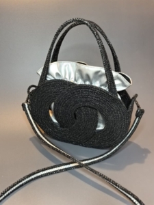 Фото из отзыва к Шнур вязаный 5 мм чёрный (люрекс серебро) с сердечником