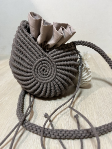 Фото из отзыва к Шнур плетёный 3 мм шоколадный с цветным сердечником