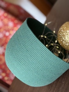 Фото из отзыва к Шнур вязаный 5 мм изумрудный с сердечником