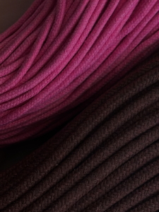 Фото из отзыва к Шнур плетёный 5 мм шоколадно-красный с сердечником