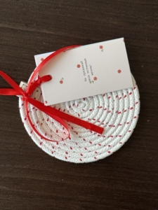 Фото из отзыва к Шнур плетёный 5 мм меланж молочный-красный с сердечником