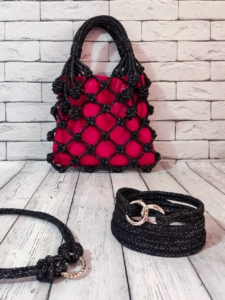 Фото из отзыва к Шнур вязаный 5 мм чёрный (люрекс серебро) с сердечником