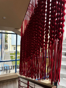 Фото из отзыва к Шнур вязаный мягкий 8 мм рубиновый с сердечником