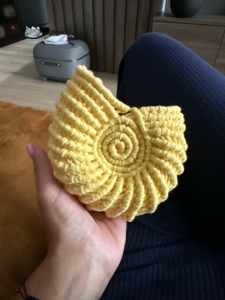 Фото из отзыва к Шнур плетёный 3 мм жёлтый без сердечника