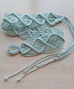 Фото из отзыва к Шнур плетёный 3 мм бирюзовый светлый с цветным сердечником