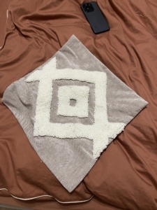 Фото из отзыва к Готовый набор Наволочка неокрашенная с ковровой вышивкой