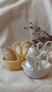 Фото из отзыва к Шнур вязаный 5 мм жёлтый с сердечником