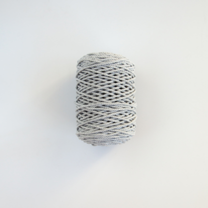 Трёхпрядная веревка 3 мм серый светлый