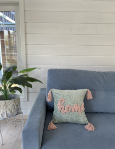 Фото из отзыва к Готовый набор Наволочка цветная с ковровой вышивкой