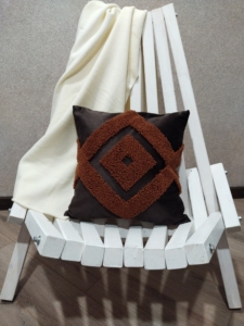 Фото из отзыва к Готовый набор (без иглы!) Наволочка цветная с ковровой вышивкой