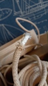 Фото из отзыва к Шнур вязаный жёсткий 8 мм песочный с сердечником