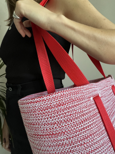 Фото из отзыва к Шнур вязаный 5 мм меланж красный-белый с сердечником