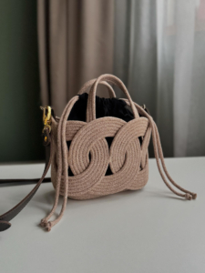 Фото из отзыва к Шнур плетёный 5 мм меланж песочный-капучино с сердечником